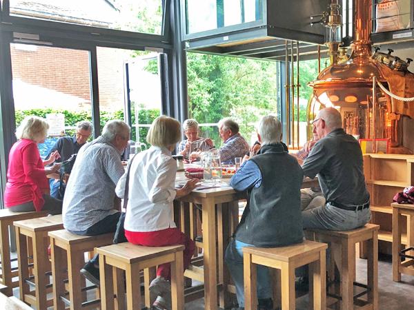 Beim Imbiss in der Braustube